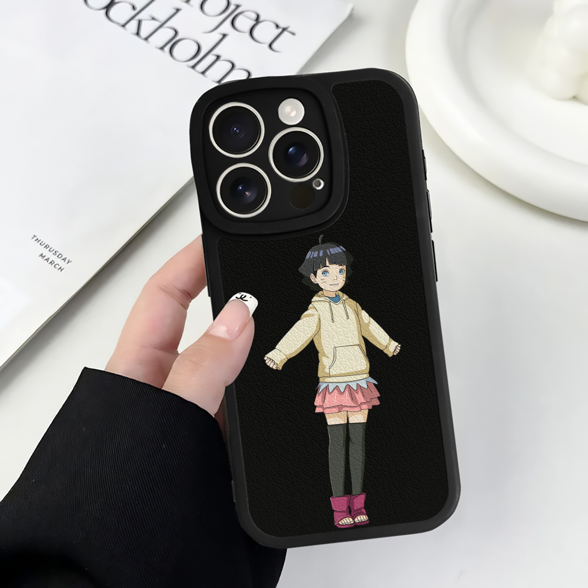 （画像用） NARUTO -ナルト- うずまき ヒマワリ Uzumaki Himawari 【iPhone 16シリーズ対応】シリコンスマホケース（レザー調） 材質：シリコン